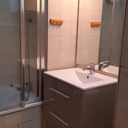 Apartamento Cosy Avec Terrasse, 4 Pers, Parking Privatif - Fr-1-836-35